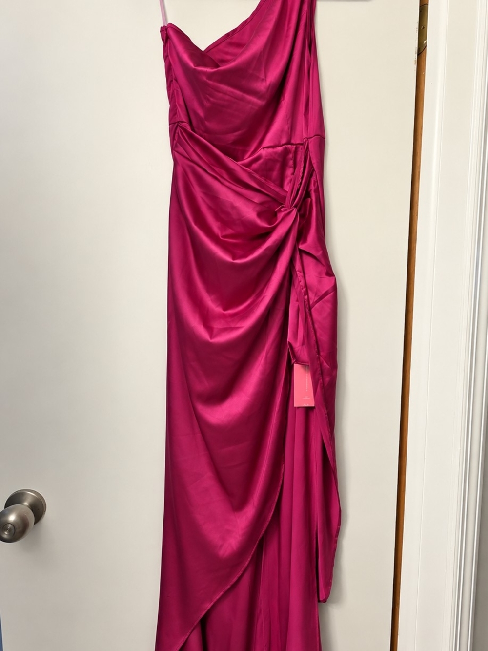 Fuchsia One-Shoulder Satin Evening Dress